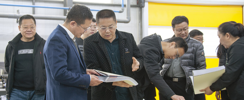 侯景濱走訪印刷、影像市場